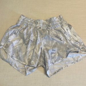 Lulu lemon trackers short